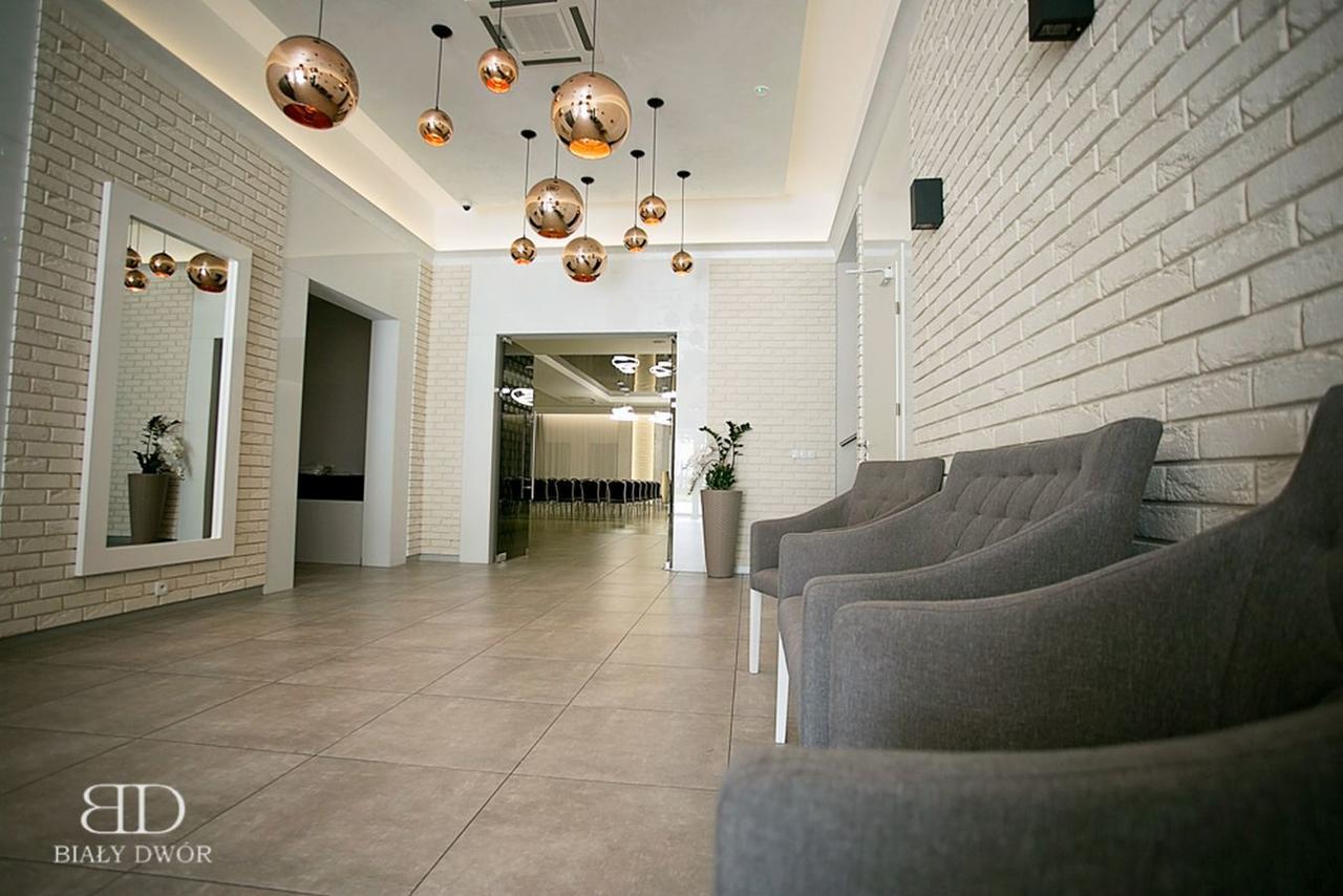 Bialy Dwor Bed & Breakfast Rychwal Dış mekan fotoğraf