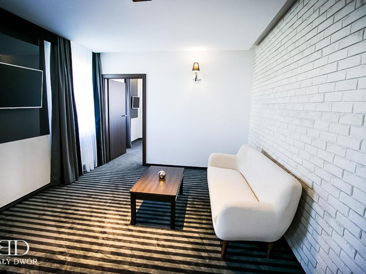 Bialy Dwor Bed & Breakfast Rychwal Dış mekan fotoğraf
