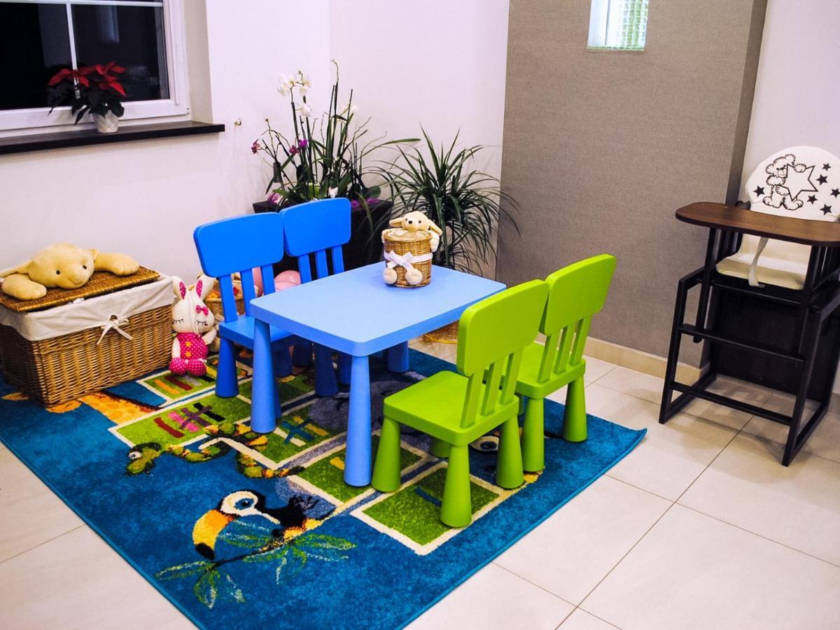 Bialy Dwor Bed & Breakfast Rychwal Dış mekan fotoğraf