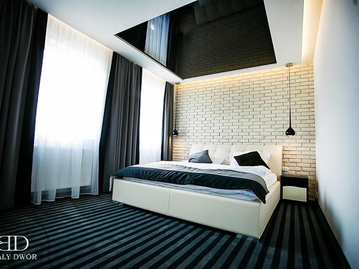 Bialy Dwor Bed & Breakfast Rychwal Dış mekan fotoğraf