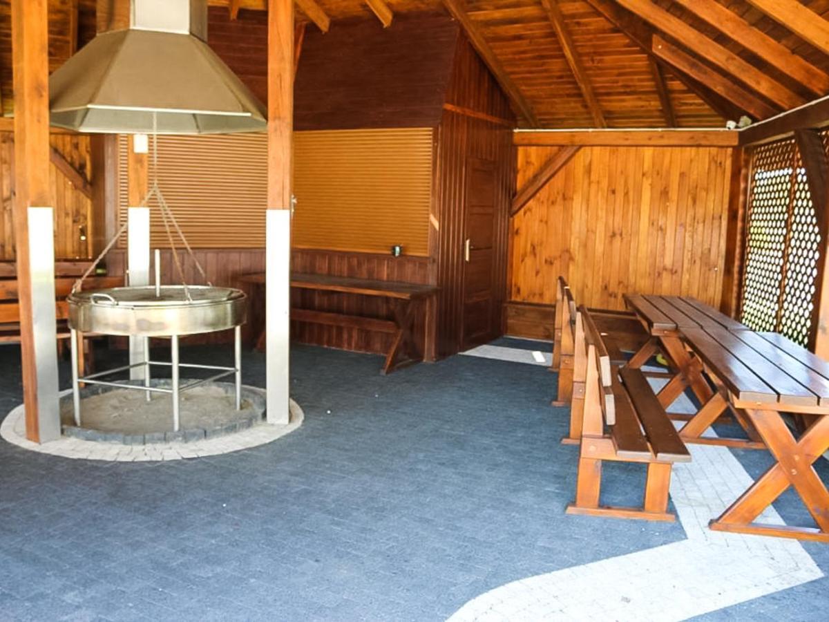 Bialy Dwor Bed & Breakfast Rychwal Dış mekan fotoğraf