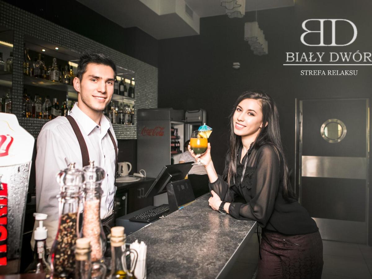 Bialy Dwor Bed & Breakfast Rychwal Dış mekan fotoğraf